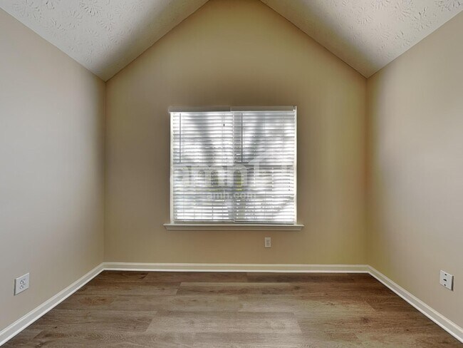 Building Photo - 705 Compton Ln