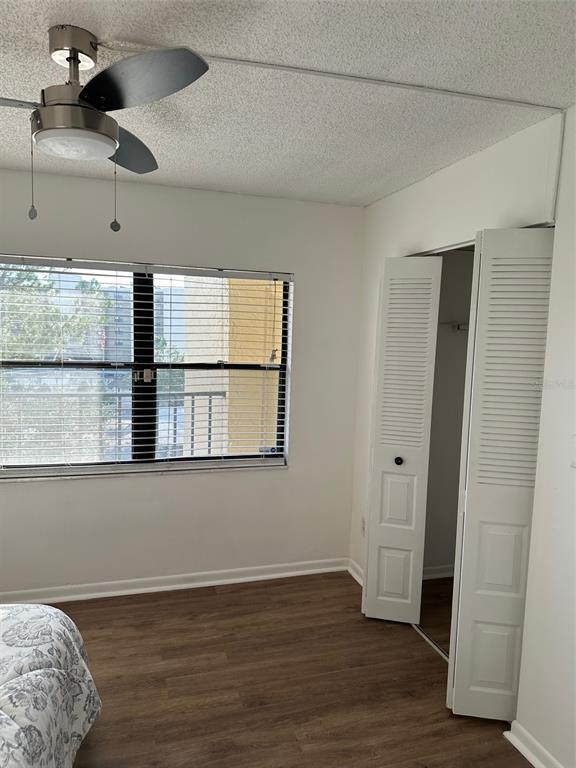 Building Photo - 2700 Cove Cay Dr