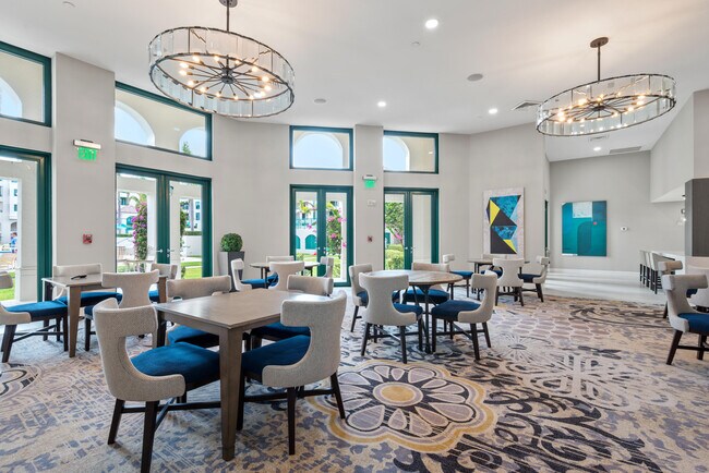 Building Photo - 100 SE 5th Ave