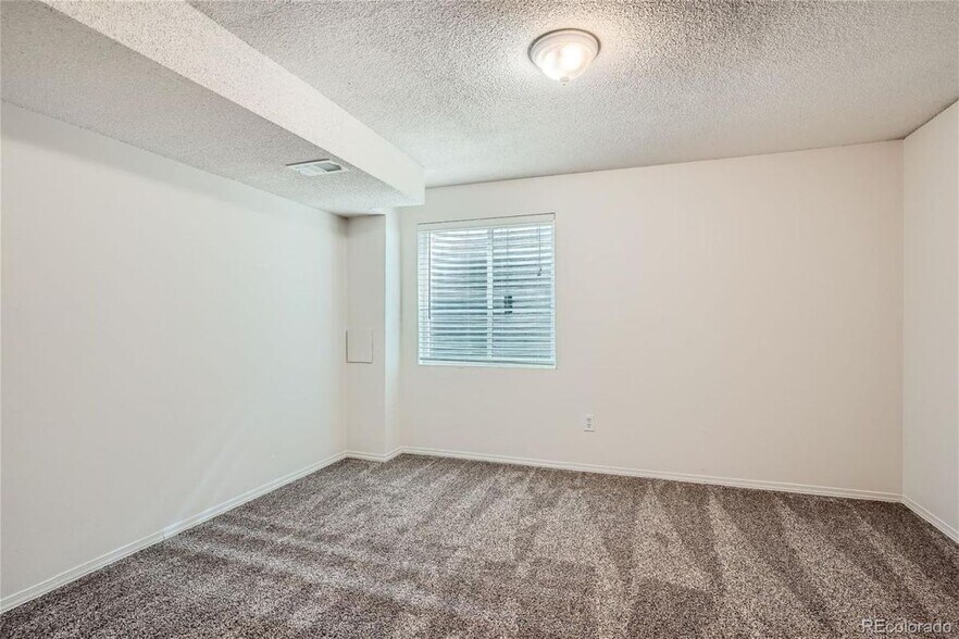 Building Photo - 10569 W Dartmouth Ave