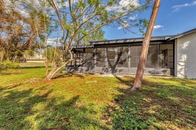 Building Photo - 4290 Yucatan Cir