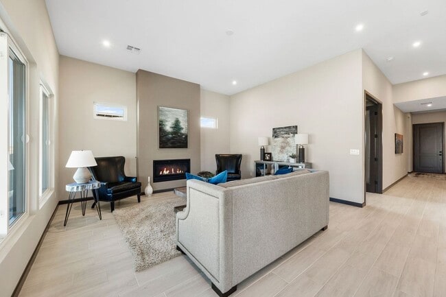 Building Photo - 5504 E Edgar Wy