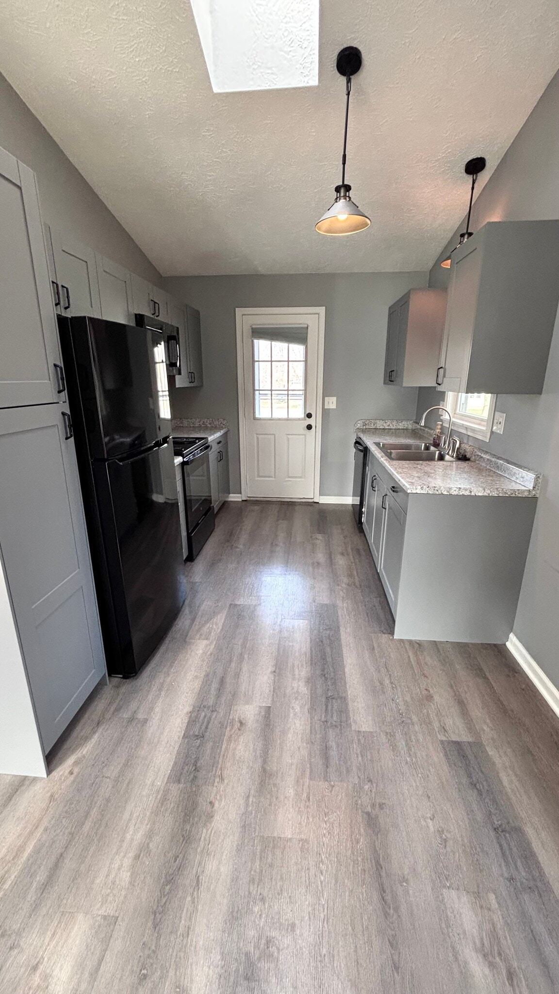 Building Photo - 3420 Parkwood Dr