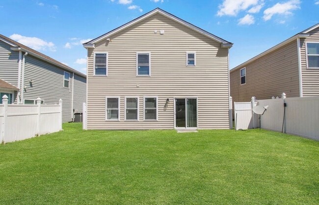 Building Photo - FOR RENT