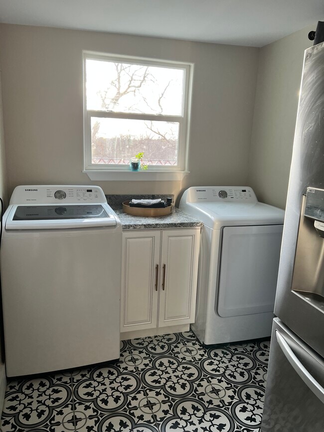 Walk-in butler style pantry/laundry - 504 N Ridge St