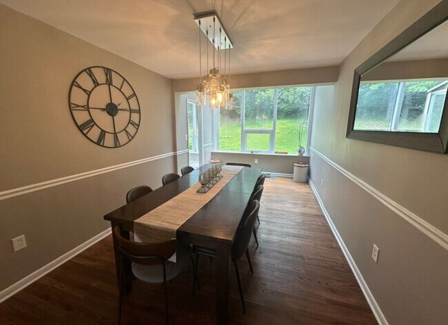 Building Photo - Spacious Single-Family Rental Home in Convenient Cincinnati Location