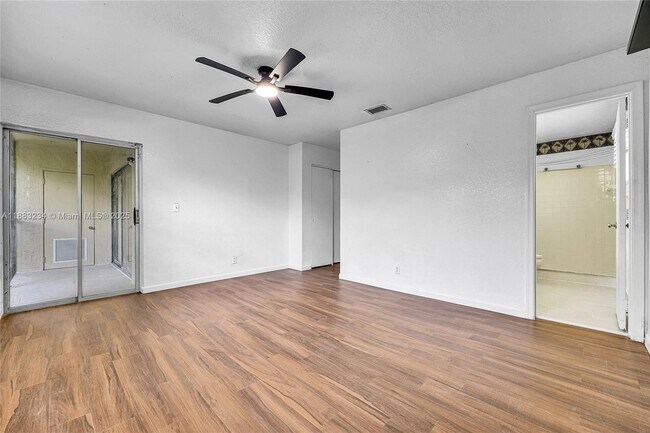 Building Photo - 9158 NW 40th St