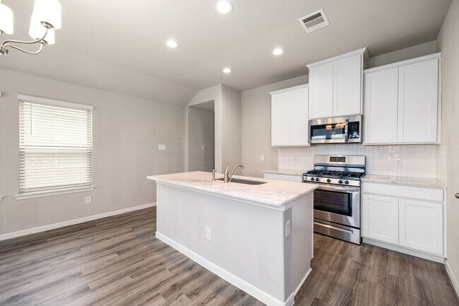 Building Photo - 22630 Rosebush Hl Rd