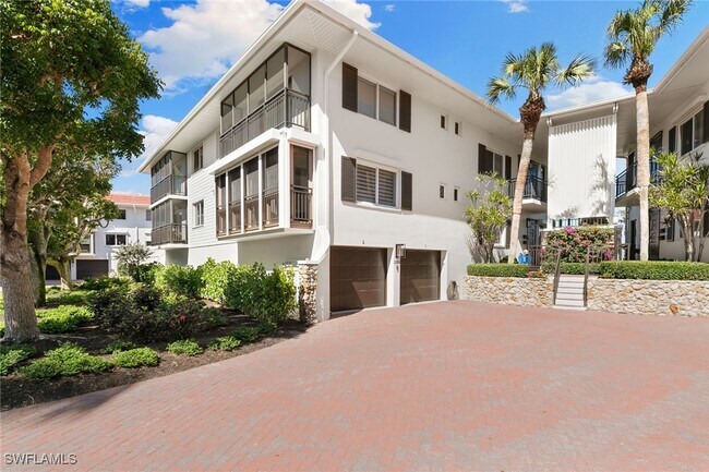 Building Photo - 2203 Gulf Shore Blvd N