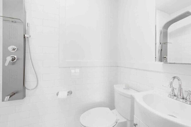 Building Photo - 25 Peck Slip