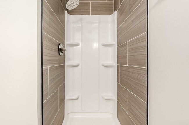 Building Photo - 2652 Landsburn Dr