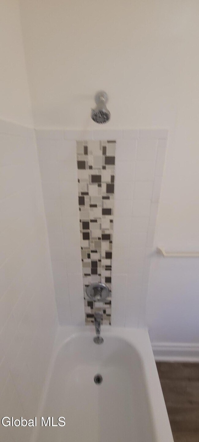 Building Photo - 9 St Joseph's Terrace