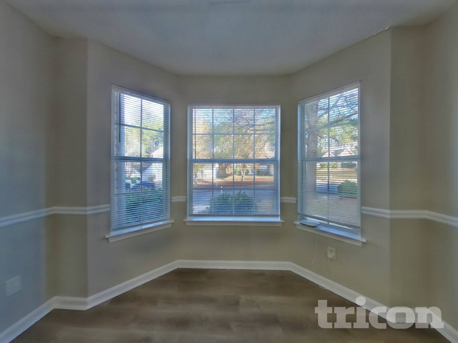 Building Photo - 5431 Sapphire Cir