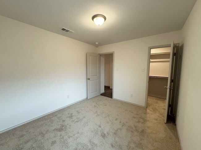 Building Photo - 2610 S County Rd