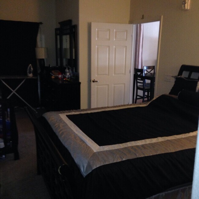 Building Photo - Beautiful 2BR/2BA Condo in Parkfield Lake! AVAIL 08/14