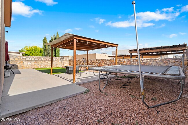 Building Photo - 14660 Spanish Point Dr