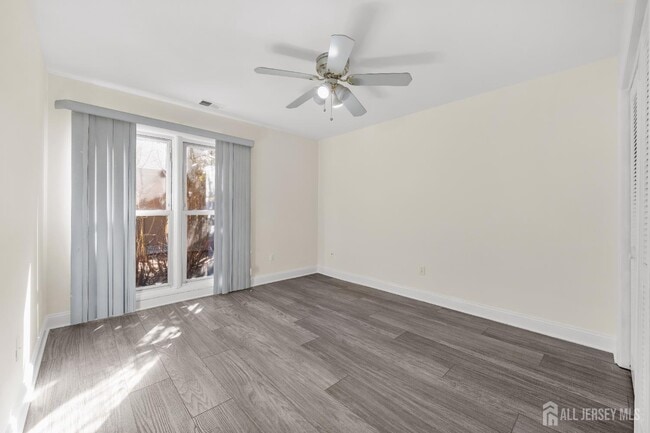 Building Photo - 163 Hidden Hollow Ct