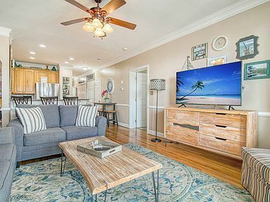 Building Photo - 106 W Arctic Ave