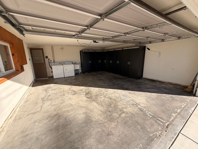 Building Photo - Remodeled 3 Bedroom Lakewood House For Rent-Ready For Move-in ASAP!