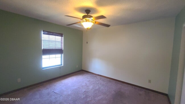 Building Photo - 840 Center Ave