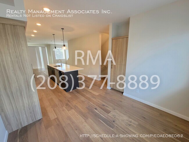 Building Photo - 2292 W Kootenai St