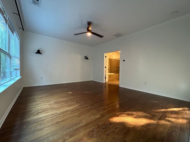 Building Photo - 951 Opelousas Way