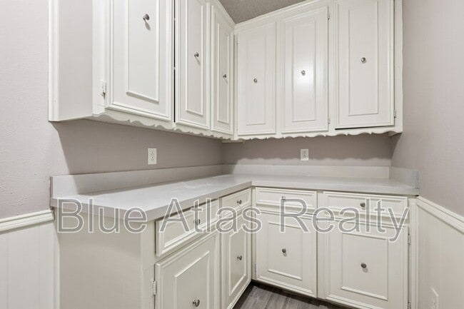 Building Photo - 3304 Big Horn Trail