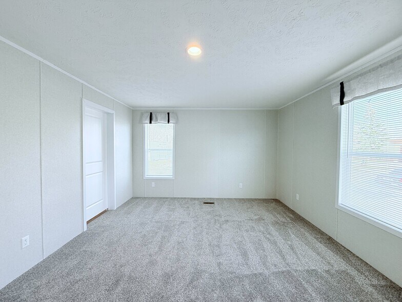 Building Photo - 29652 Cambridge Ct