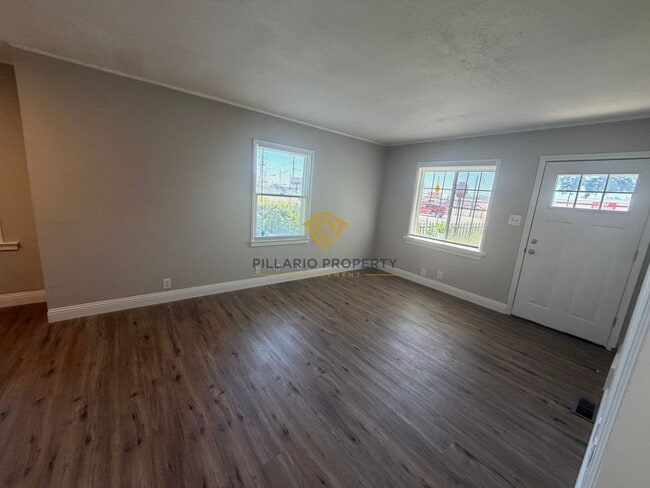 Building Photo - Newly Renovated 3-Bedroom Home Minutes from the Fairgrounds | Modern Finishes Throughout