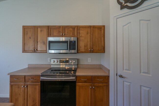 Building Photo - Beautiful 3 Bedroom Home Near Snow Canyon Parkway