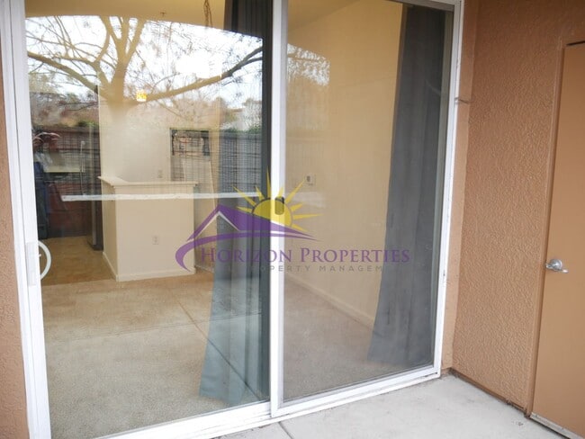 Building Photo - Modern 1 Bed 1 Bath 763 sq ft North Natomas Condo