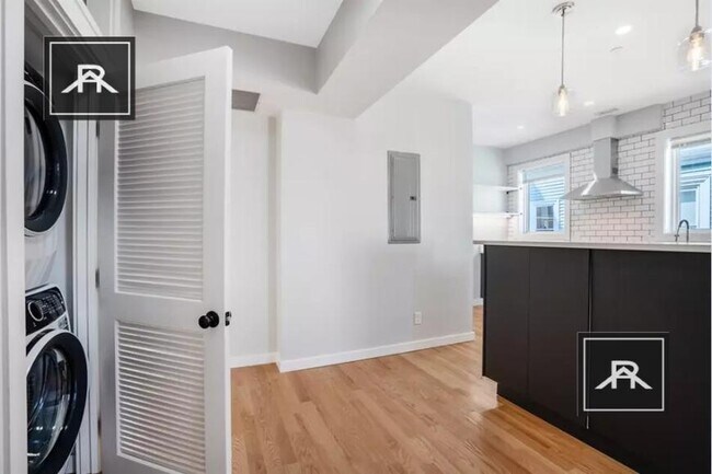 Building Photo - 3 bedroom in Allston MA 02134