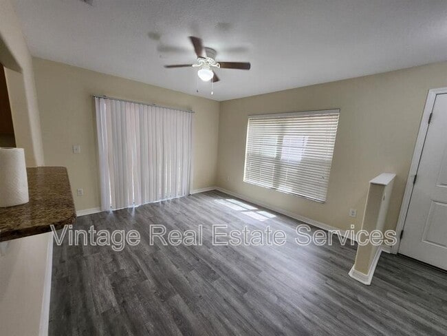 Building Photo - 10932 Keys Gate Dr