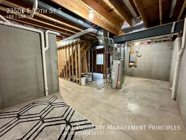Building Photo - 23506 E 10th St S