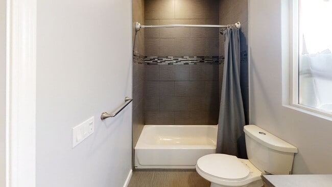 Building Photo - 10 minute walk to SDSU!