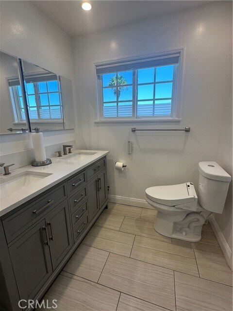 Building Photo - 28642 Mt Sawtooth Dr