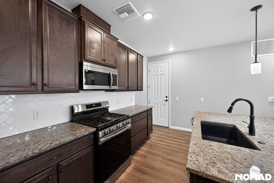 Building Photo - 6153 N Ceylon St