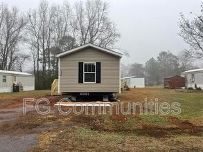 Building Photo - 206 Wedowee Ln