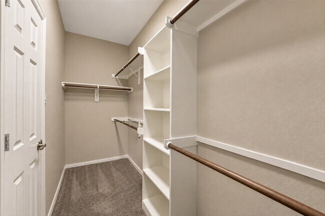 Building Photo - 42 Black Swan Ct
