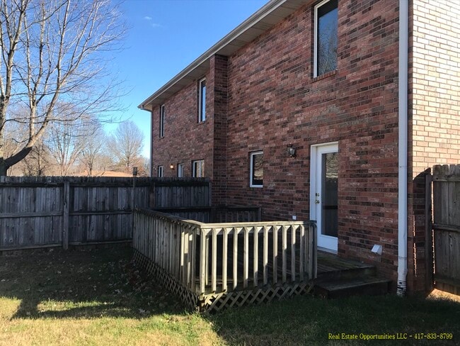Building Photo - 1257 E Lakewood St