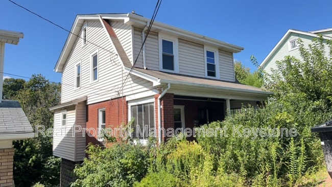 Building Photo - 93 Briggs St