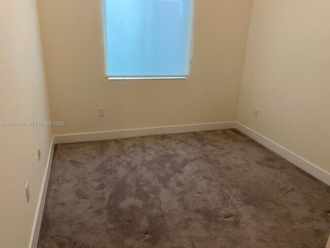 Building Photo - 10445 NW 66th St