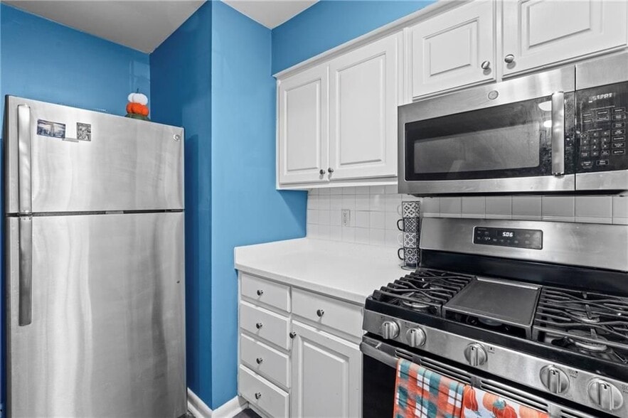 Building Photo - 547 Picketts Bend Cir