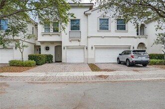 Building Photo - 7005 Romana Way