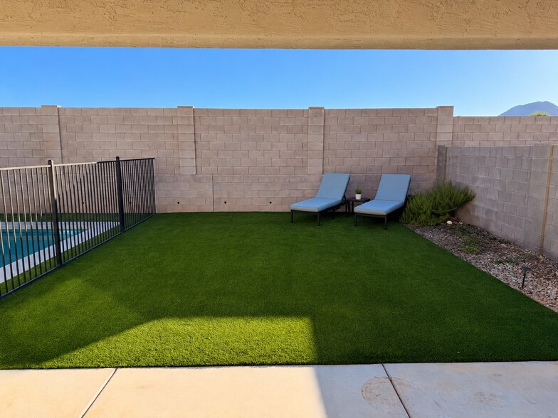 Building Photo - 1822 W Bonanza Dr