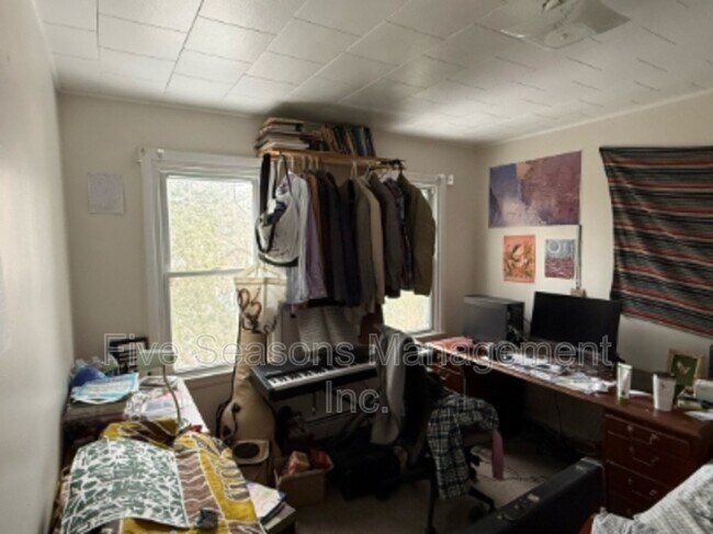 Building Photo - 362 Riverside Ave.