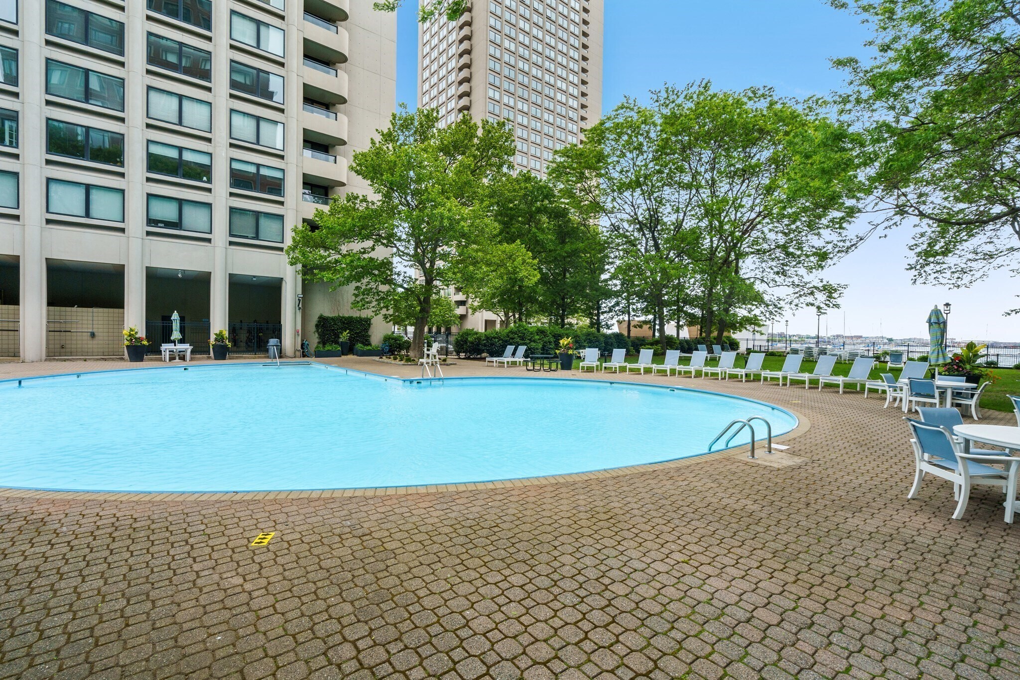 Building Photo - 65 E India Row