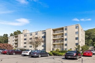 Building Photo - 300 Park Terrace Dr