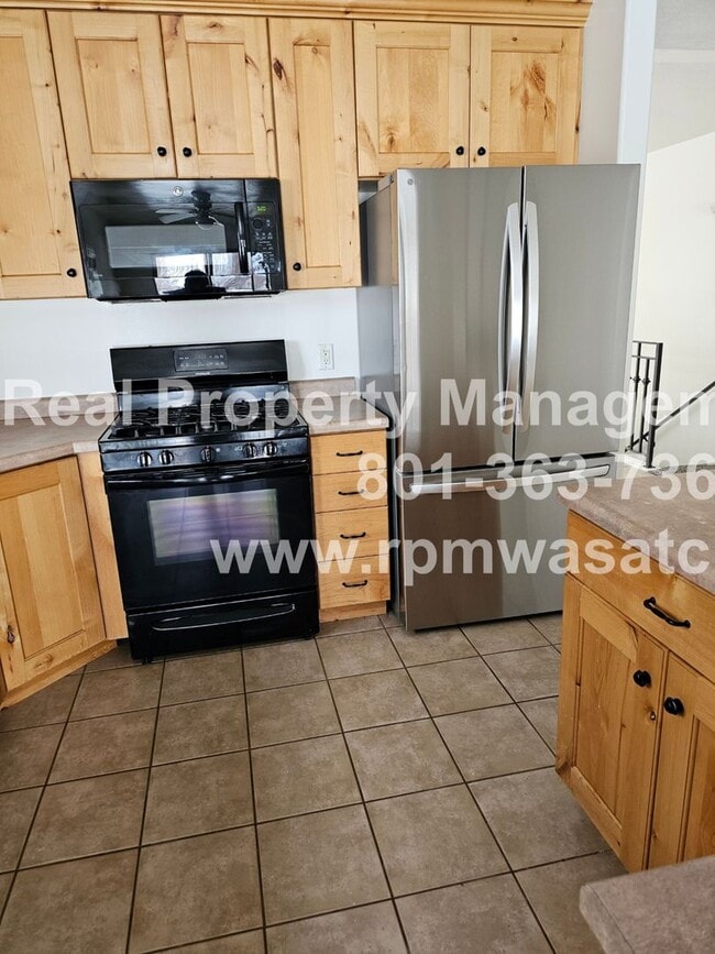 Building Photo - Come Check Out This Newly Updated 5 Bedroom 3 bathroom Home in South Jordan!