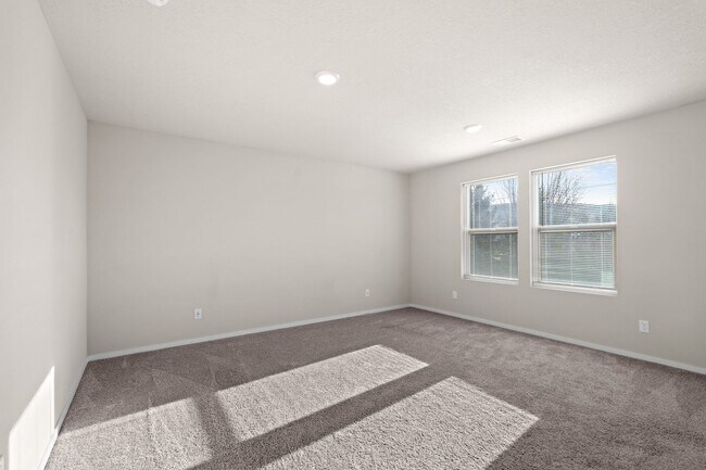 Building Photo - 2 year old 4 Bed 3 bath Liberty Lake Home offering 2330 sq/ft of living space
